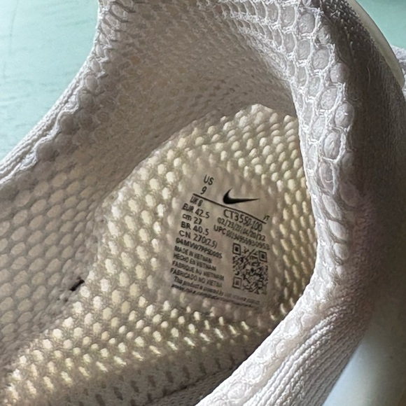 Nike White Athletic Shoes - Picture 6 of 6